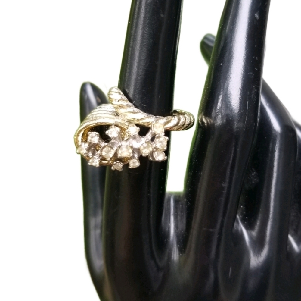 Vintage 1960s Goldplated Cornucopia Crystal Design Ring